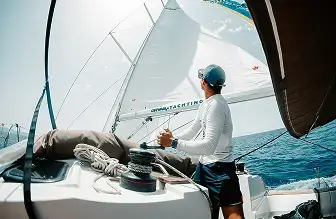 Sailing boat icon